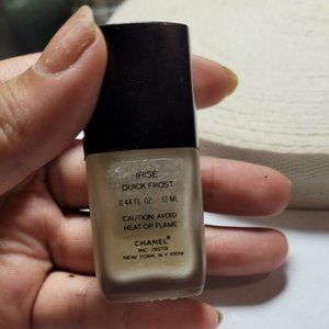 Chanel quick frost nail polish glitter top coat white